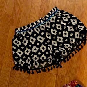 🌴Trina Turk Tassel CoverUp Shorts M EUC 🦩